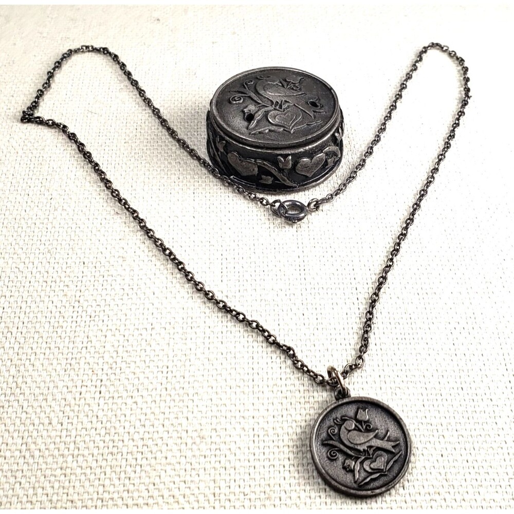 Vintage 1980's Signed Torino Pewter 3 In 1 Necklace Brooch Round Trinket Box - Picture 11 of 16
